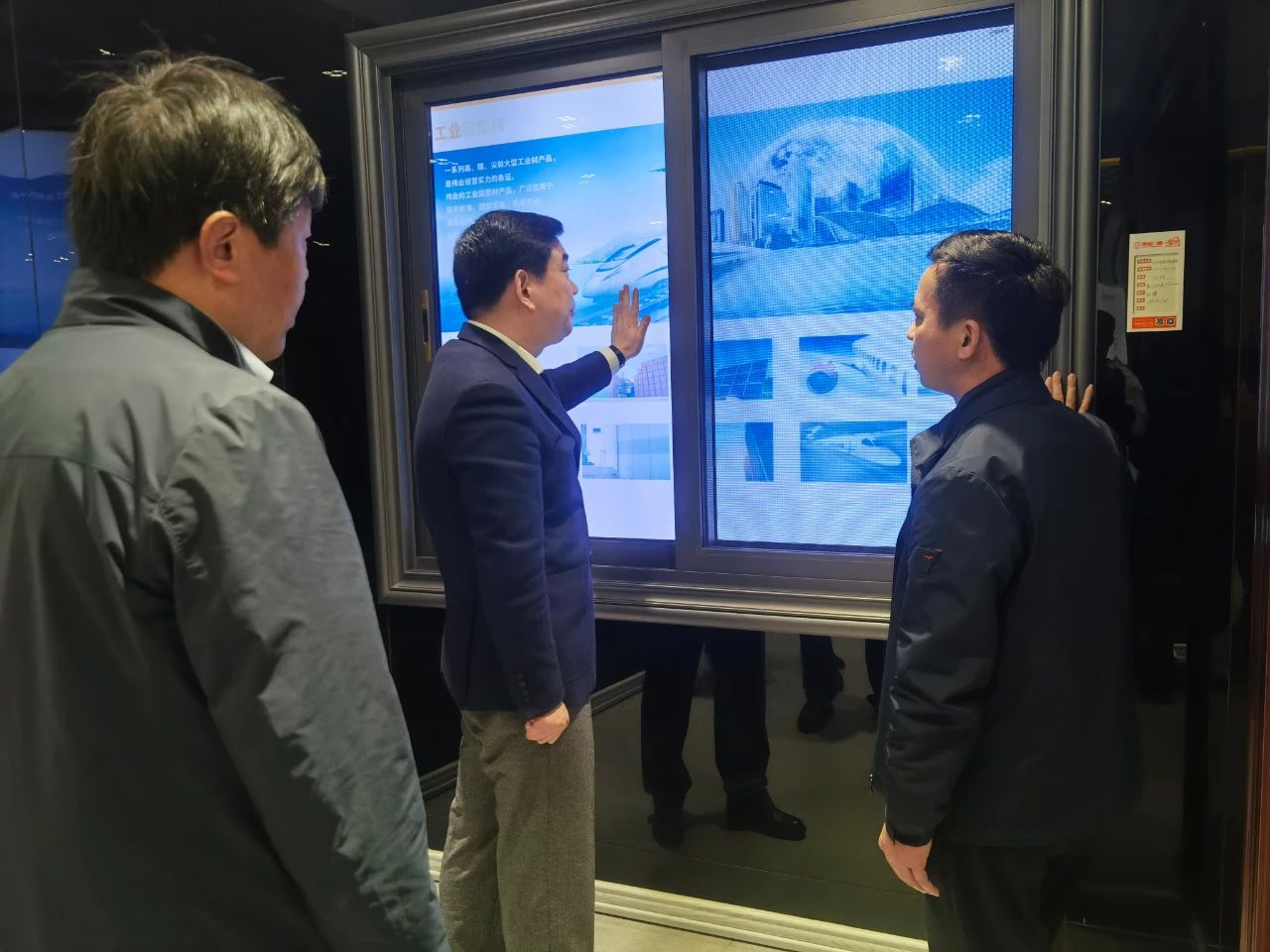 新沂市委书记陈堂清走进江苏k8凯发铝材，发展冶金资料产业调研